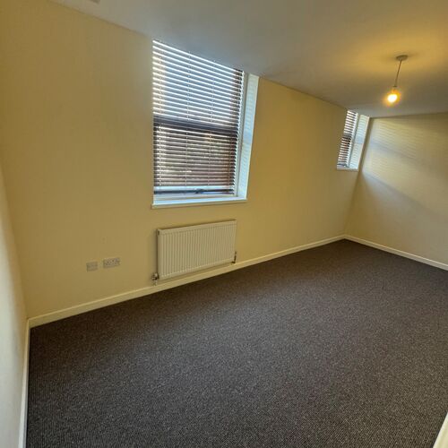 WATLING STREET, FENNY STRATFORD - 2 BEDROOM 2 BATHROOM
