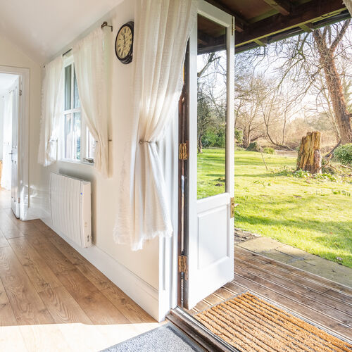 Little Tolpitts Lane, Watford WD18 9QG