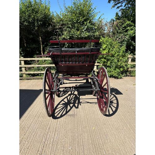 Traditional 4 Wheel Carriage