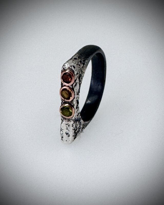 Urban Decay ‘Traffic Light’ ring