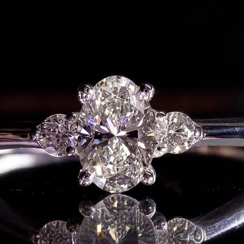 Gallery | Aura Jewellers | Jewellery repairs and alterations, Brownhills | Jewellery specialists, West Midlands Jewellers | Bespoke jewellery, Hand engraving, Valuations