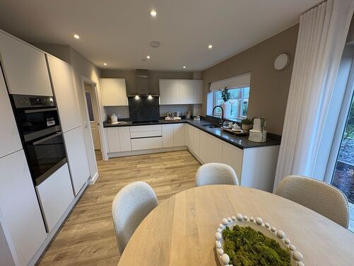 Trevalyn Place, Rossett