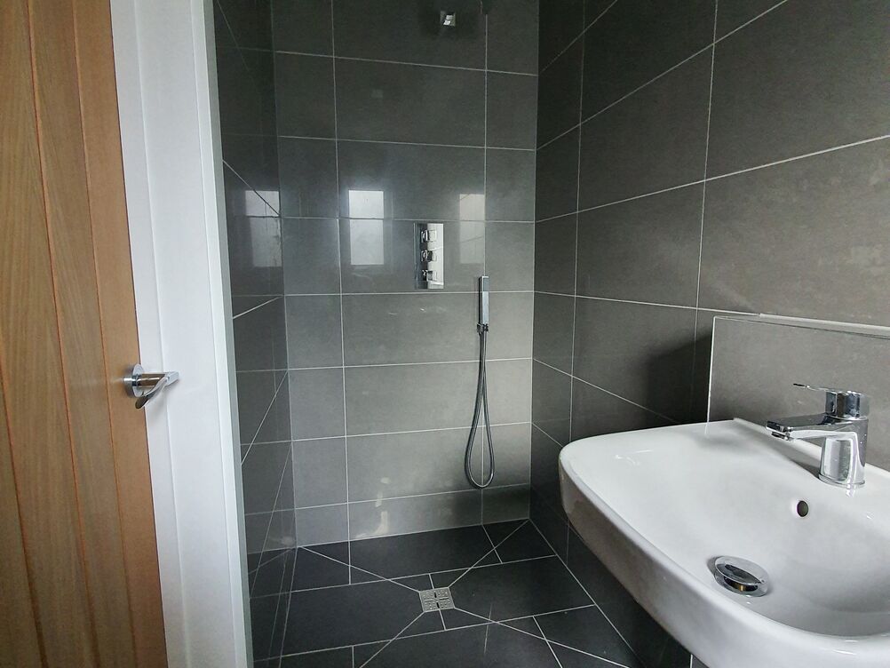 3 bedroom house with glass apex