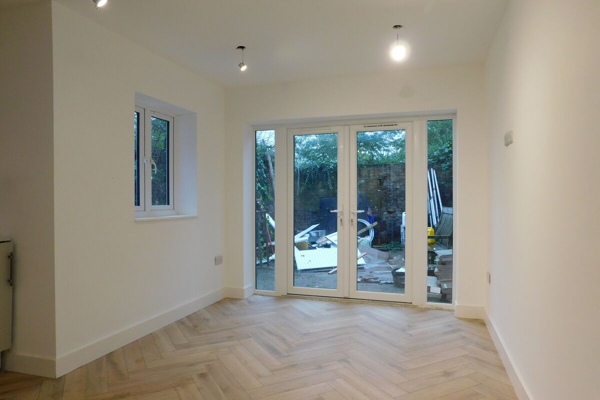 The Avenue, Lower Sunbury