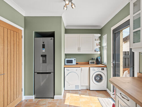 Newlands Road, Brightons, FK2 0DE