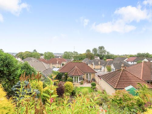 Sneddon Place, Airth, FK2 8GH