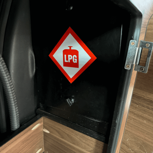 2007 Nissan Elgrand Camper Van 2.5V6 Auto 4 Berth