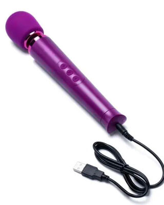 Le Wand Le Wand Petite Rechargeable Massager Cherry