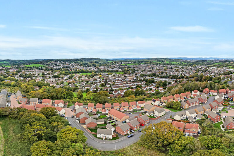 CLOS GLASCOED DINAS POWYS UNFURNISHED THREE BEDROOM DETACHED HOUSE WITH GARAGE 