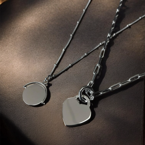 Secret spinner pendant