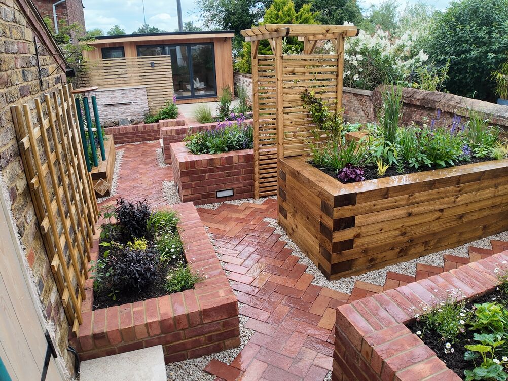Gallery | Hd Landscaping | Landscape Gardening | Garden Maintenance Leighton Buzzard | Garden Design Bedfordshire