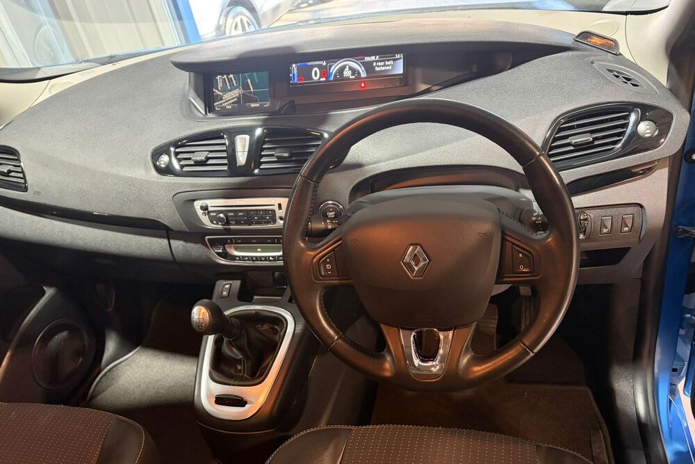 RENAULT SCENIC 1.5 dCi DYNAMIQUE TOMTOM