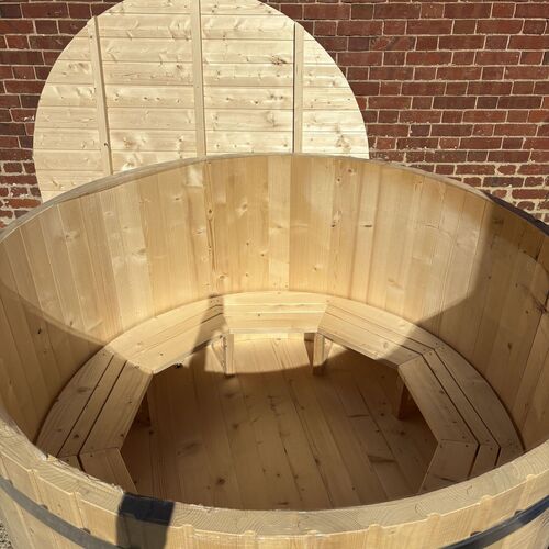 Wooden hot tub - 6ft round