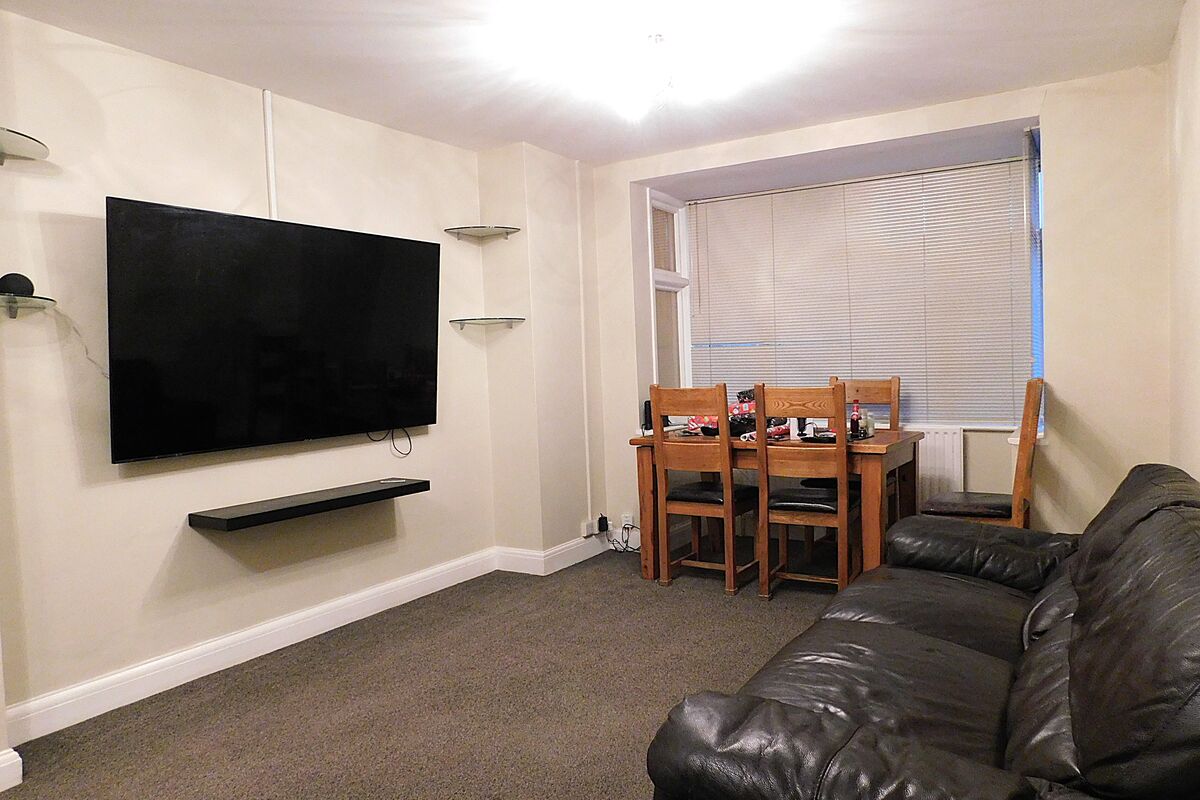 Vicarage Road, Sunbury