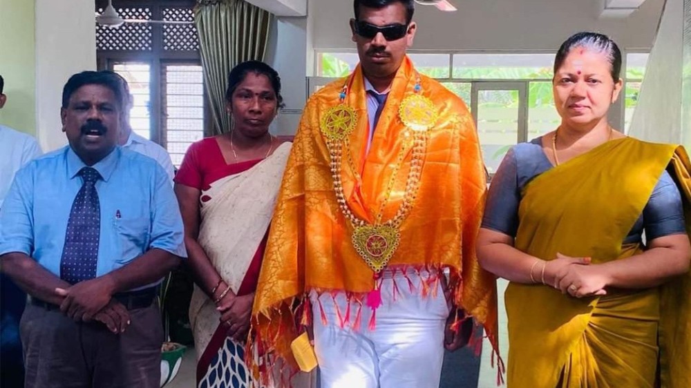 க.பொ.த.உயர்தரப் பரீட்சையில் சித்திபெற்ற இரு விழிகளையும் இழந்த மாணவன்