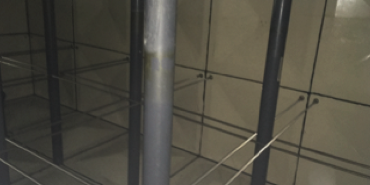 Replacement of hollow roof support struts