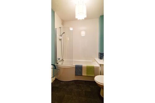 Flat 2/2, 8 Tower Street, Rothesay, Isle of Bute, PA20 0AW