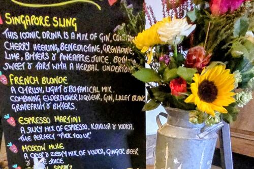 Gallery | Jolly Hucksters Mobile Bar Company | mobile bar Hertfordshire/mobile bar Buckinghamshire/mobile bar Hertfordshire/Wedding bar Buckinghamshire | wedding bar Hertfordshire | Real ale events bar /corporate events Hertfordshire/party bars Buckinghamshire/charity event bars