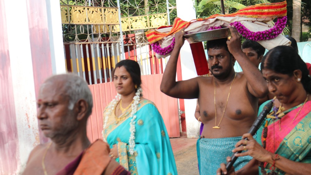 யாழிலிருந் திருக்கேதீஸ்வரத்துக்கு கொண்டுசெல்லப்பட்ட கொடிச்சீலை 