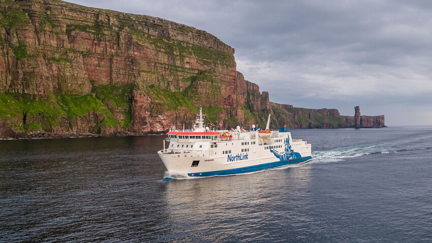 Orkney Day Trip - Meets the Stromness Ferry