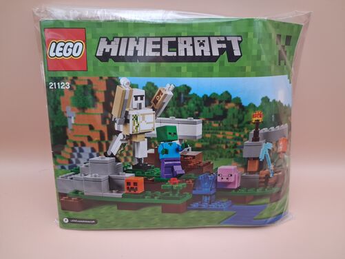 Lego® Minecraft® - The Iron Golem