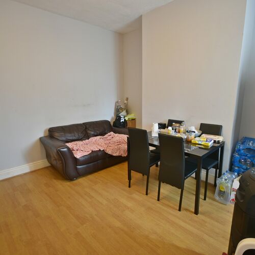 2 BEDROOM Mid Terrace For SALE