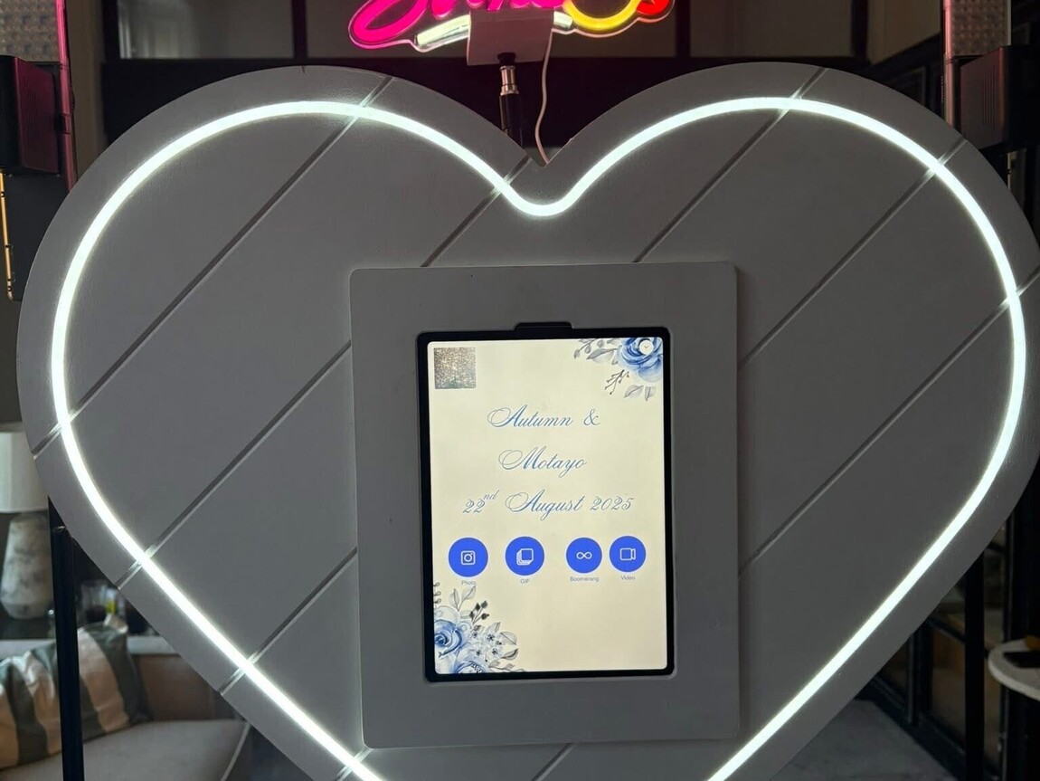 Photo Booths | Pic Me! by Sweetalicious