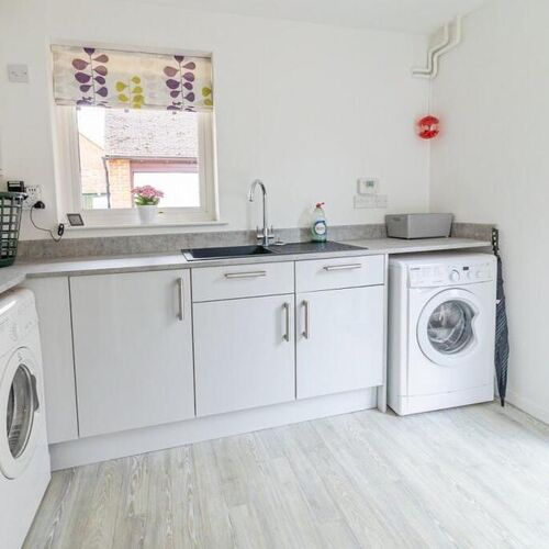 HIGH ST, NORTH CRAWLEY - 4 BEDROOMS