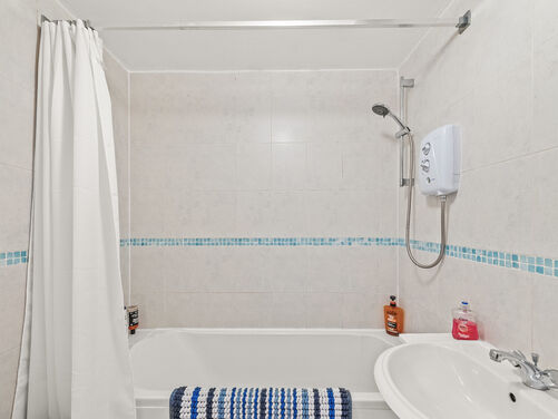 James Short Park, Falkirk, FK1 5EB