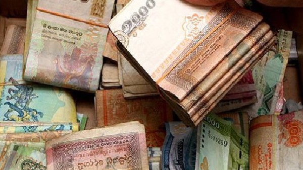 வெளிநாட்டு கனவில் இருக்கும் இளைஞர்களிடம் பணம் மோசடி