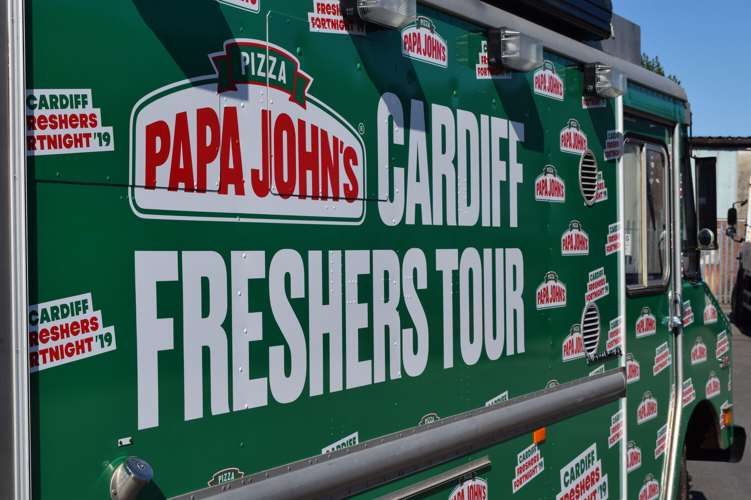 Mundane Agency - GMC P3500 Food Truck