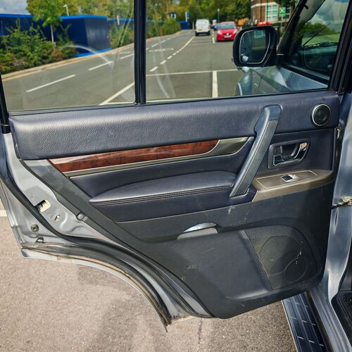 MITSHUBISHI Pajero Shogun 3.8 V6 2012 - Petrol Euro5 Ulez Compliant