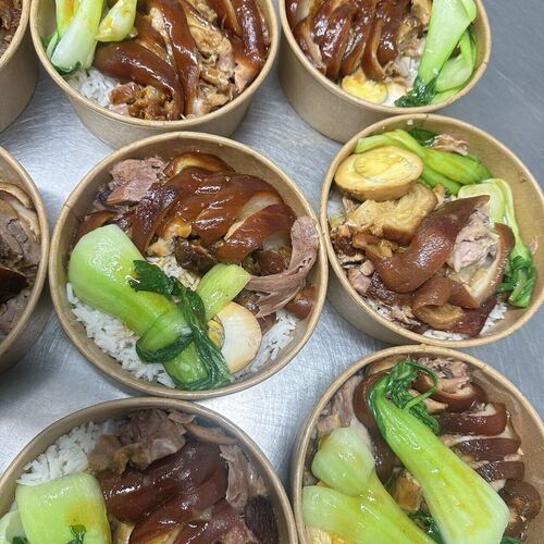 Pig Hock with Rice 红烧肘子饭