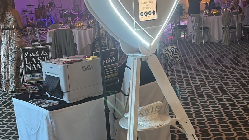 Ashleigh &amp; George’s Wedding at Old Thorns – Gatsby Room Wedding Photo Booth | Pic Me! by Sweetalicious | Wedding Photo Booth Hire Hampshire | Corporate Photo Booth Hire Southampton | Luxury Photo Booth Hire Bournemouth