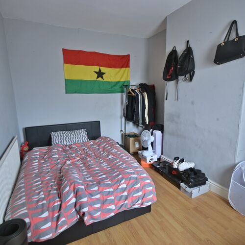 2 BEDROOM Mid Terrace For SALE