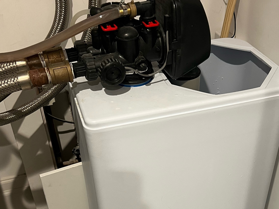 Water softener servicing/commissioning