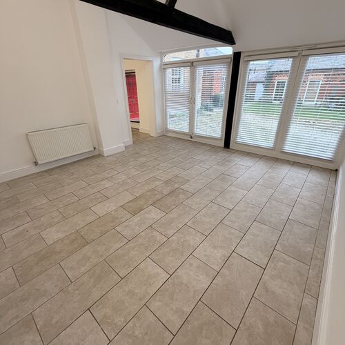 OLD WOLVERTON - 3 BEDROOM BARN CONVERSION