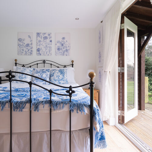 Little Tolpitts Lane, Watford WD18 9QG