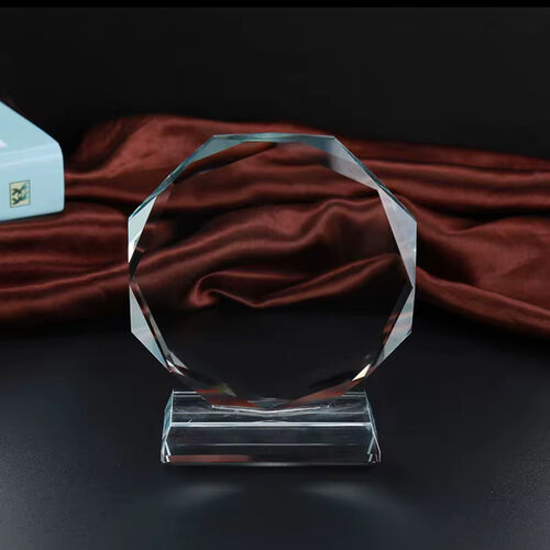 The Uist 180mm 2D octagonal Presentation Crystal/Trophy