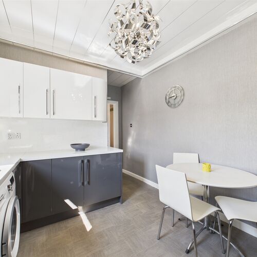 West Main Street, Darvel