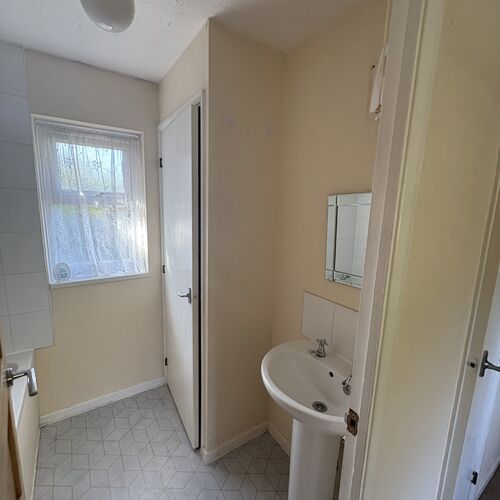 WALNUT TREE, MILTON KEYNES - 1 BEDROOM