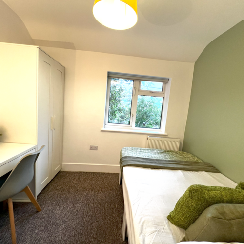 Hawthorne Road, HP13 7EP