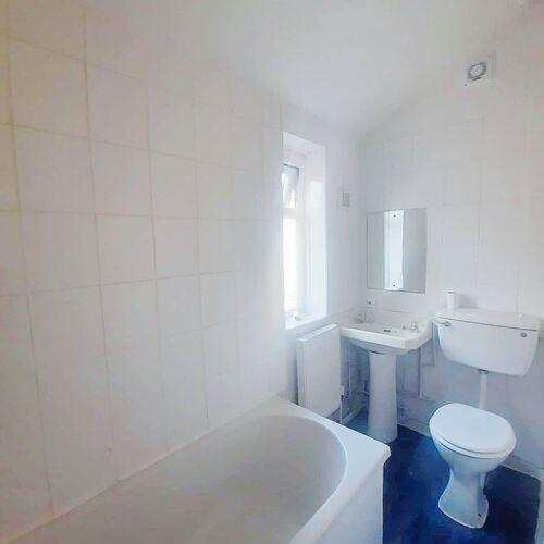 3.5 Bedroom Terraced House To Let