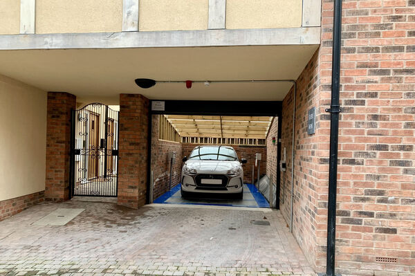 The House | Holidayhouseludlow.co.uk | Self Catering Accommodation in Ludlow | Rental Home in Ludlow Town Centre with Secure Private Parking | Historic Places To Stay in Ludlow Shropshire