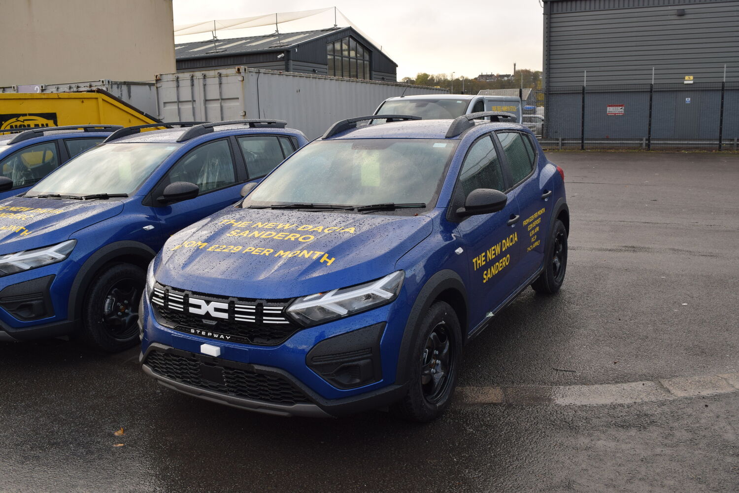Renault Cardiff - 3x Dacia Sandero