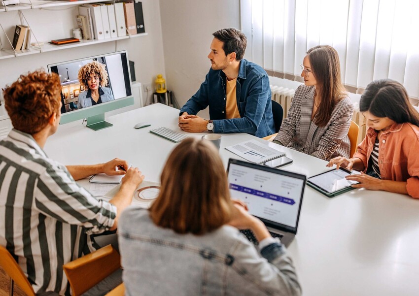 Remote vs Hybrid Work: Which is Right for Your IT Career