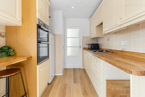 Glen Close, Polegate