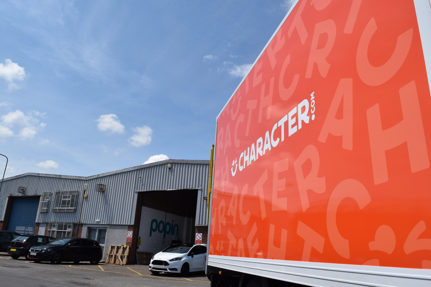 Character.com - Iveco Daily Box Van 