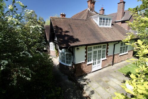 Loughborough Road, Birstall, LE4 4BJ