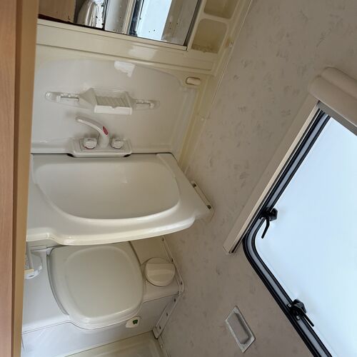 Elddis Avantgarde 100 Motorhome 5 Berth - 2002 Peugeot Boxer 2.0HDi